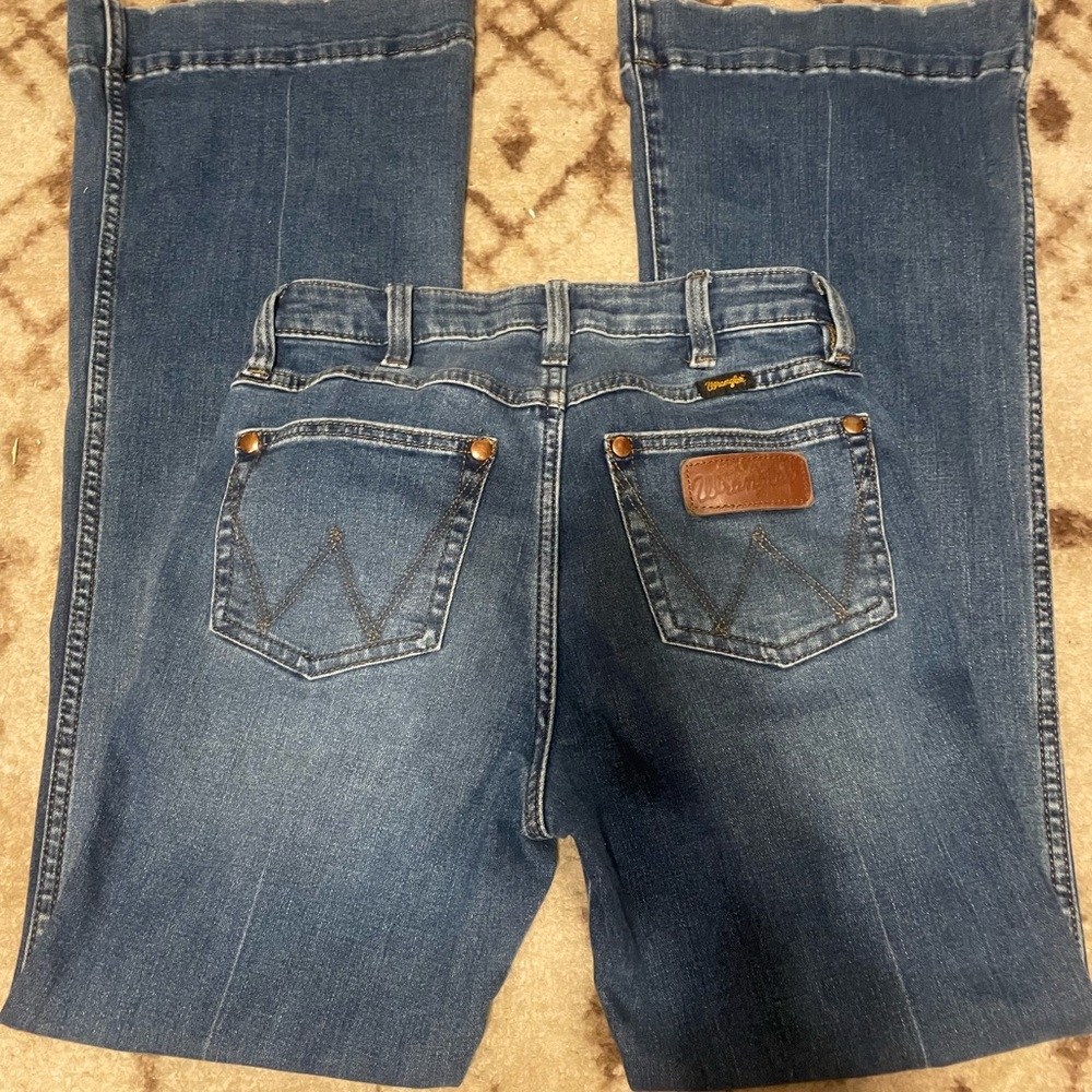 woman’s wrangler jeans, trouser look